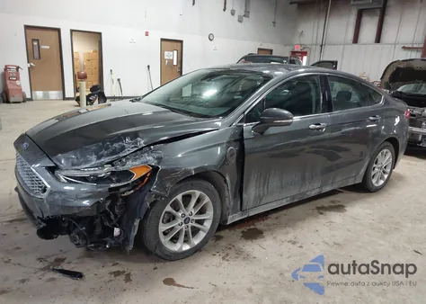 2019 Ford Fusion Energi Titanium из США, поврежденный, VIN 3FA6P0SU3KR215094